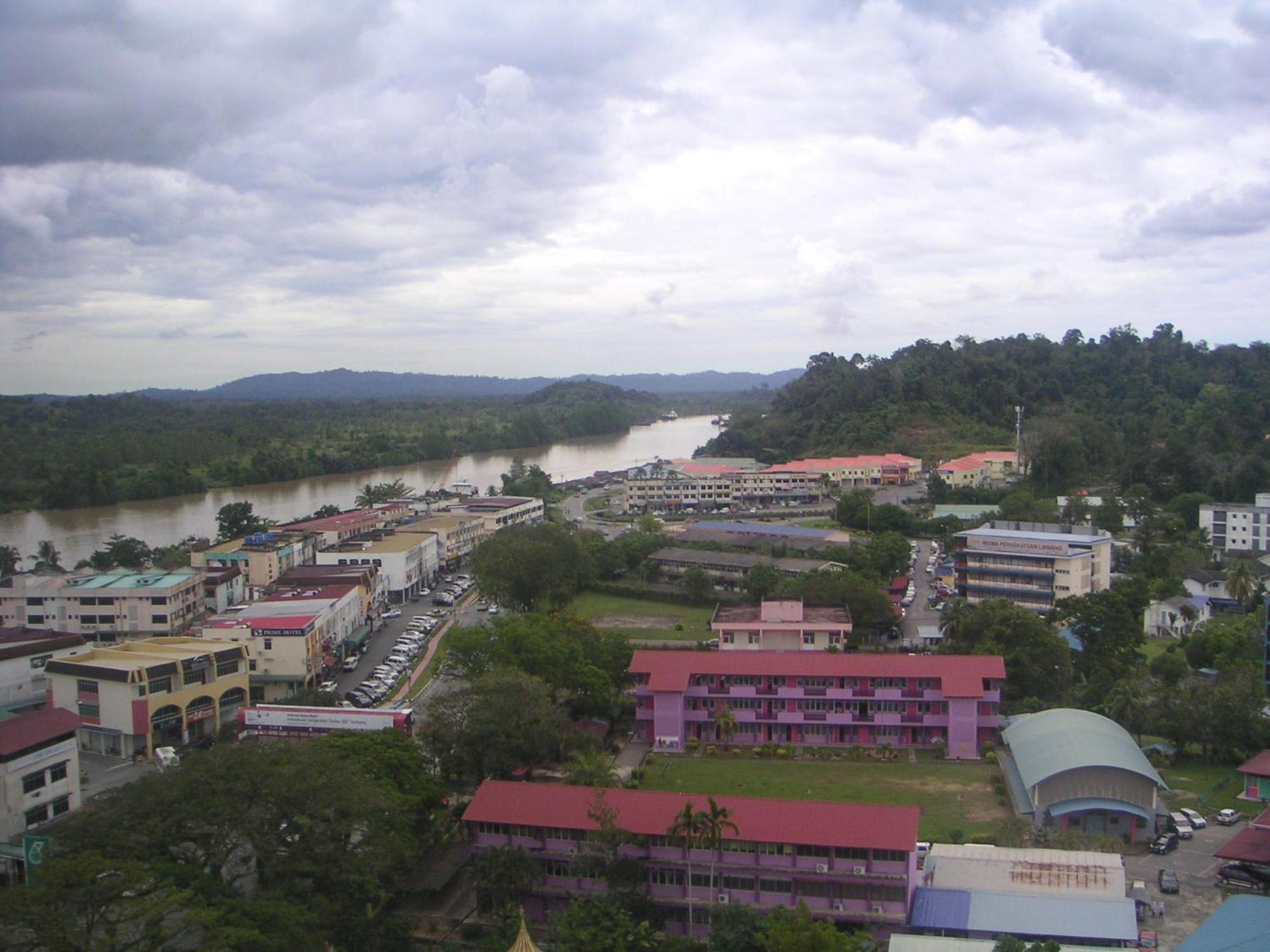 Purnama Hotel Limbang Kültér fotó
