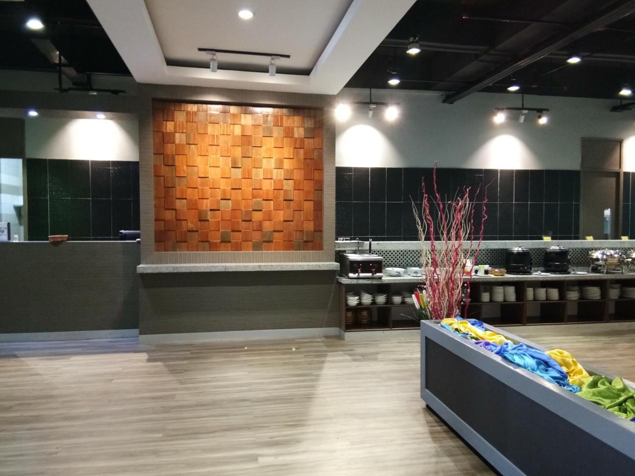 Purnama Hotel Limbang Kültér fotó
